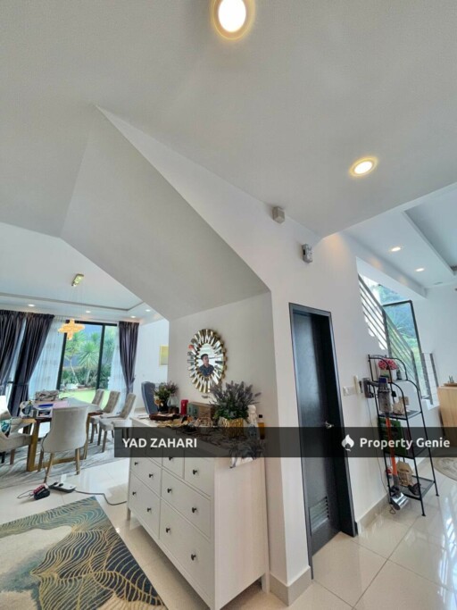 Semi-furnished Double Storey Zero Lot Bungalow Next to the Natural Lake, Perdana Heights