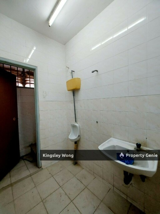 Bercham Warehouse For RENT  30X85 Simple Renovation Near Tambun Tasek Ipoh Garden