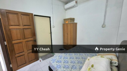 2.5 Storey House 6 Rooms - Facing Field - Good For Big Family