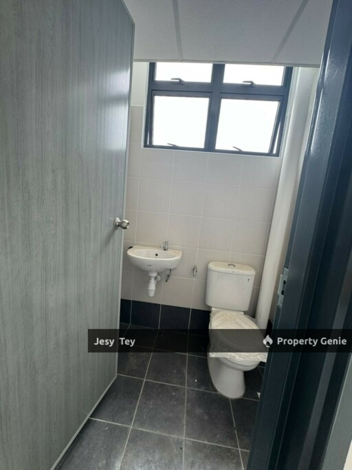 First Floor Shop at Bandar Cemerlang for Rent