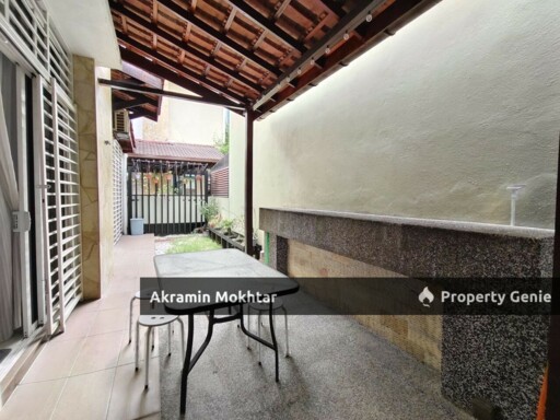 Facing Open & Renovated | 3 Storey Bungalow  SEKSYEN 4, SHAH ALAM Location : Jalan Limau Madu 4/4L,Shah Alam