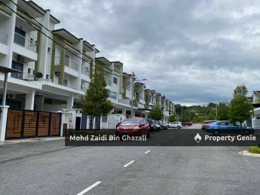 Renovated 2. 5 storey terrace