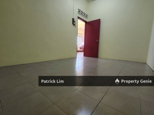 Taman Bukit Beruang Corner Lot, Single Storey Terrace House For Rent