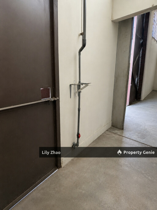 Warehouse / Showroom / Office, 6,400 sq ft Light Industrial 2-Storey Shop Lot📍Sadong Jaya, KK City Centre