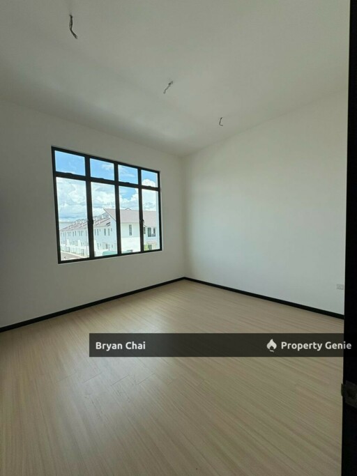 Bandar Tiram Brand New Unit For Rent