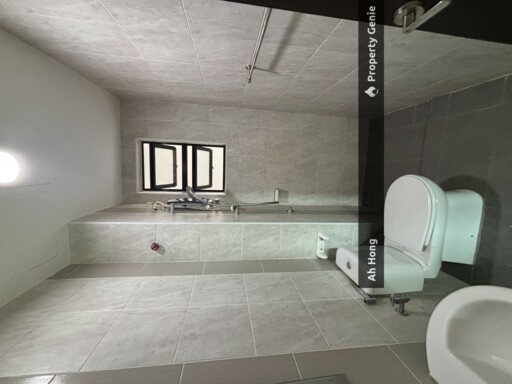 Bukit Indah / Sky Breeze / 3bedroom / Fully Furnished