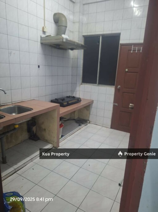 Single Storey Corner Terrace House For Sale! Located at Matang Jaya