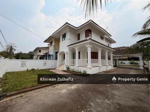 Jalan Semarak Bandar Utama Batang Kali Semi D 2-Storey For Sale