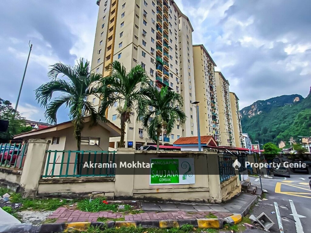 Renovated,1  Parking & End Lot | Pangsapuri Saujana Gombak, Batu Caves.