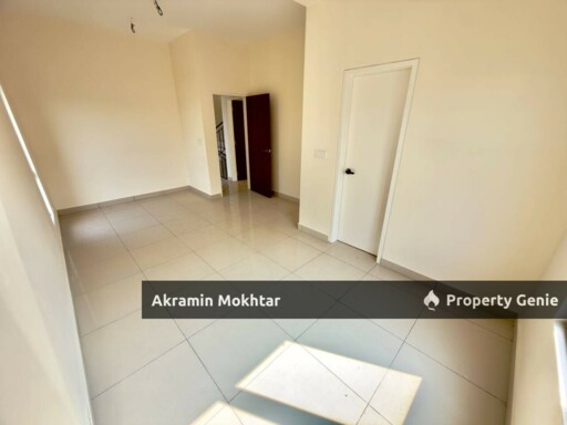 CORNER LOT 3 Storey Terrace Nassim Heights, Taman Ukay Bistari, Ampang Selangor