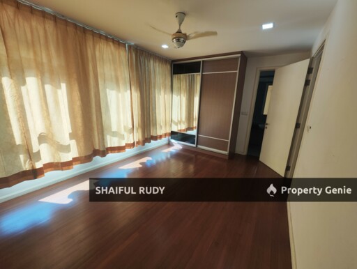 Want to sell. 3 Storey Semi-D The Refflisia Damansara Perdana