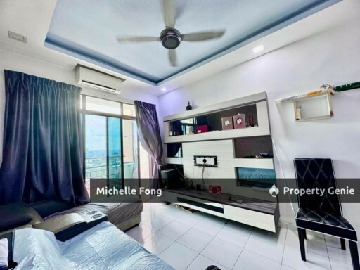 Jentayu Residency @ Tampoi / 3 Bed 2 Bath / Renovated / Fully Furnish / 2 Car Park
