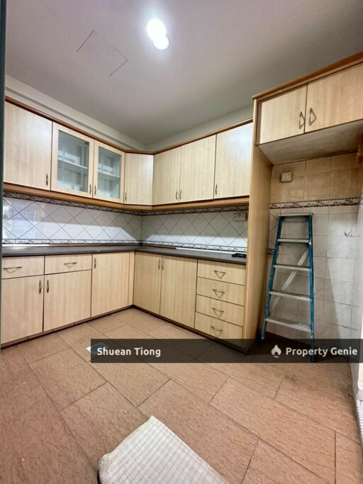 Sri Kenari Apartment @ Tampoi Indah 3 Bedrooms Unit for Sale