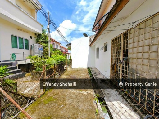 UKAY PERDANA END LOT TERRACE