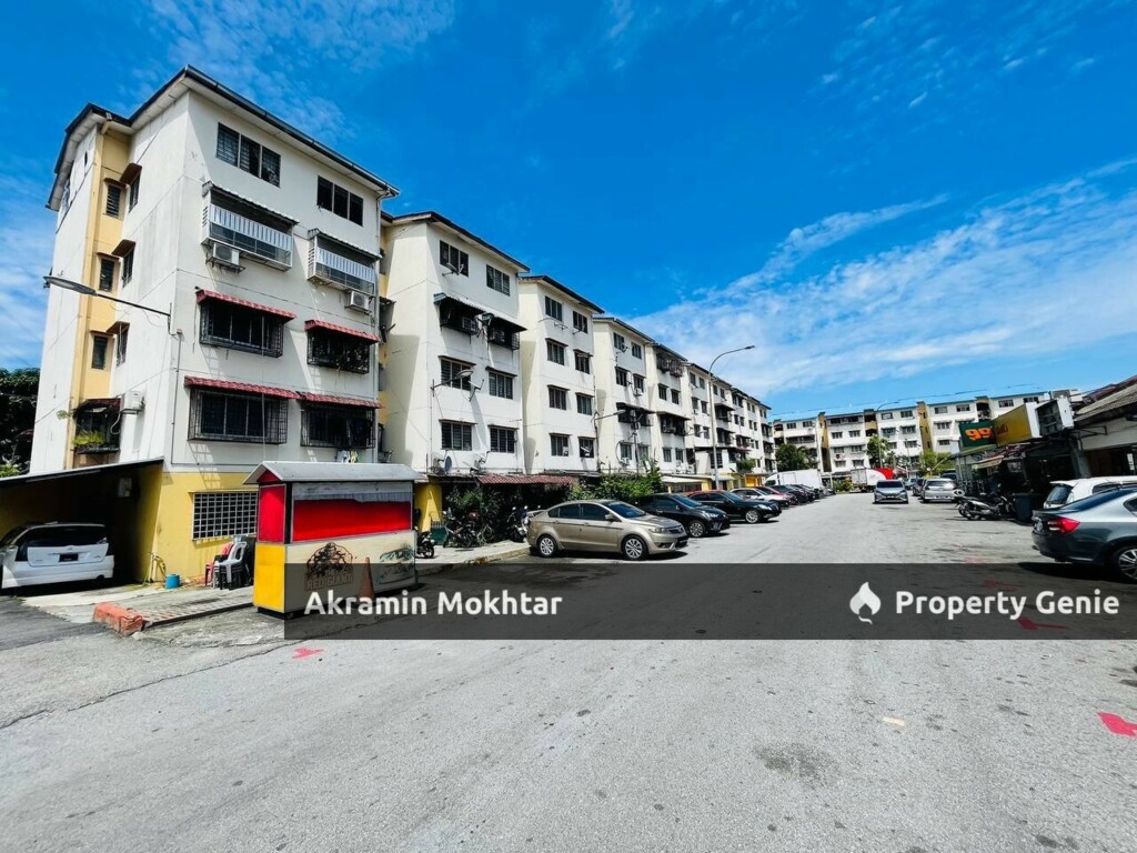 FLAT PKNS BLOK 1 JALAN PJS 6A KAMPUNG LINDUNGAN PETALING JAYA