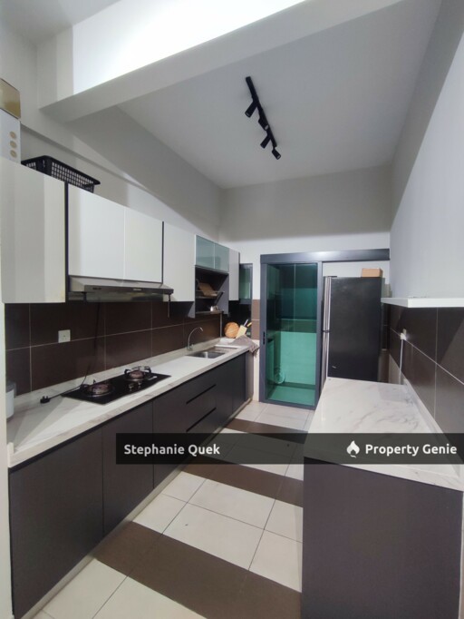 FULLY FURNISHED @ Maple Residence Klang Nice Condo For Rent