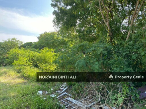 Untuk Dijual - 2 Lot Tanah Bangunan, Berhampiran Jalan Kuantan-Kemaman, di Mukim Beserah, Batu Hitam Padang Hangus, Kuantan, Pahang.