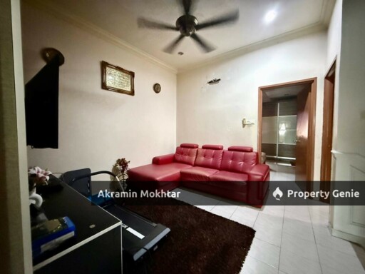 2 Storey Terrace Jalan Kristal, Seksyen 7, Shah Alam.