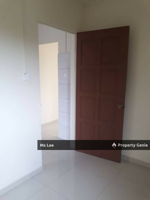 PKNS Flat @ Seksyen 24, Shah Alam-Blok 54 3rd floor-Sale Below Bank Value Rm30k