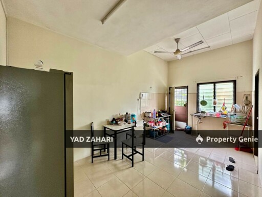 Seksyen 30, Shah Alam | 1-Storey Terrace 4 Bedrooms | RM425K - Endlot with 15Ft Extra Land & Bebas Banjir