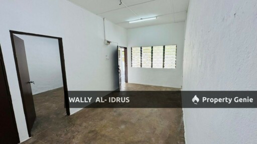 Single storey house intermediate at Bukit Kuchai, Puchong