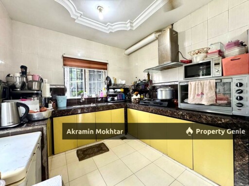 DOUBLE STOREY CORNER LOT, Taman Equine, Lestari Perdana 8 Seri Kembangan.