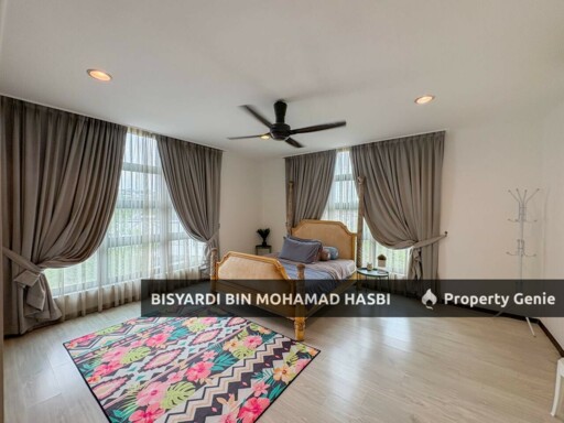 BUNGALOW KGSAAS, SEKSYEN 13 SHAH ALAM .