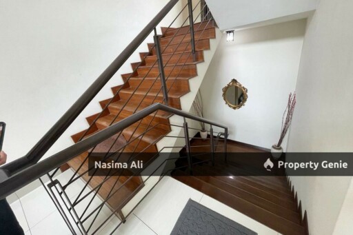 Facing Park- 3 Storey Bungalow (Villa Teratai Kayangan Heights Seksyen U9 Shah Alam )