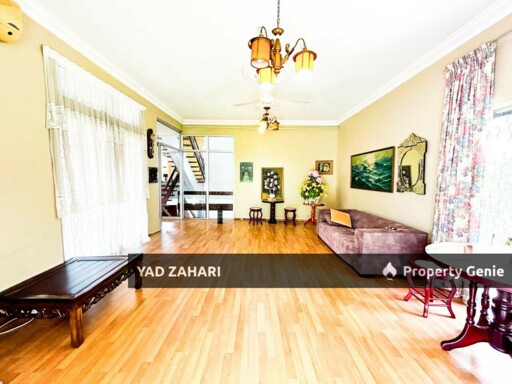Seksyen 11, Shah Alam | Bungalow 6+1 Bedrooms | RM1.8M - Bungalow with Split Level & Huge Land
