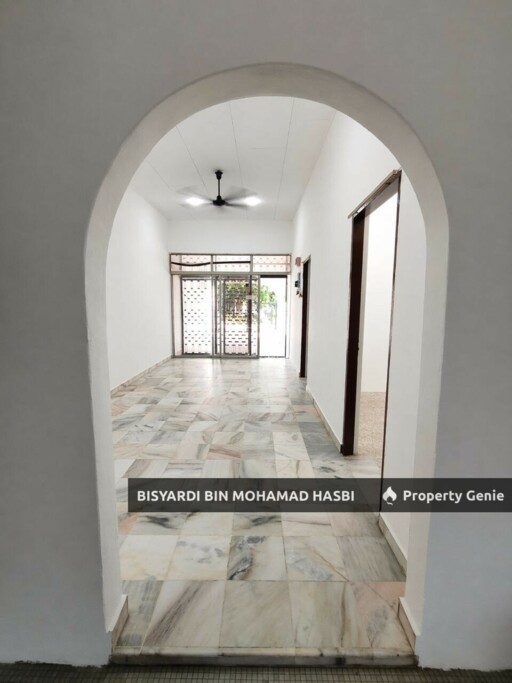FACING OPEN UNIT- Single Storey Terrace Taman Desa Rhu, Sikamat Seremban.