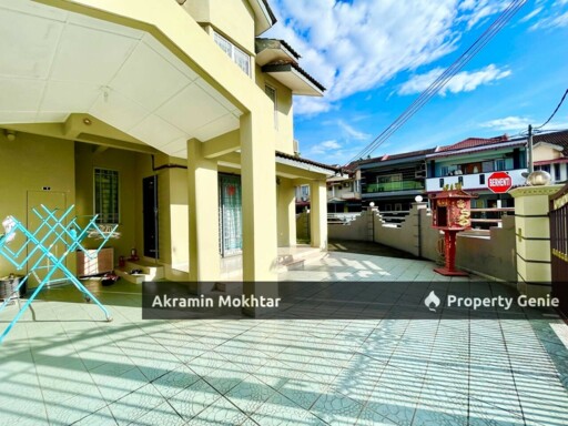 Freehold, Corner Lot & Fully Renovated | Double Storey Jalan Semarak Bandar Utama Batang Kali