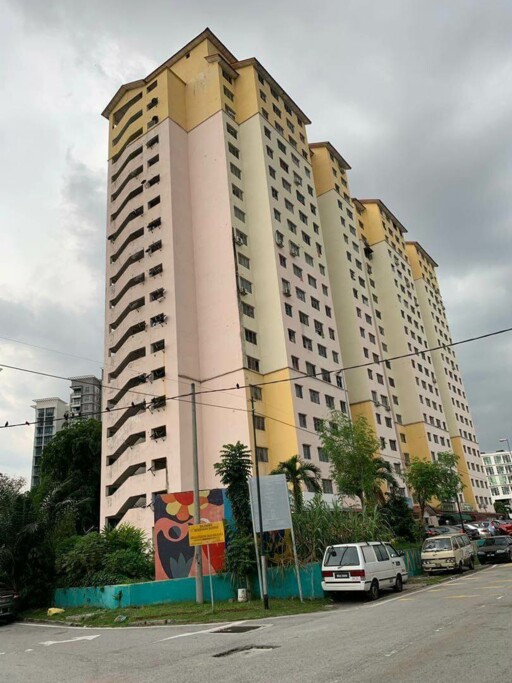 Vista Damansara (Rumah Pangsa Sri Ara)
