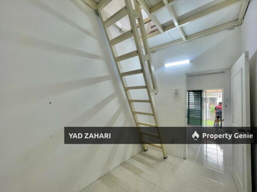 Seksyen 29, Kg Lombong Shah Alam | Single Storey Semi-D 4 Bedrooms | RM480K - Good Condition with Loft and Semi Furnished