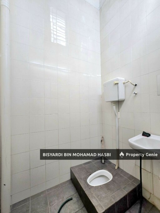 Single Storey Terrace  Jalan Tanjung Rhu  Seksyen 30, 40460 Shah Alam