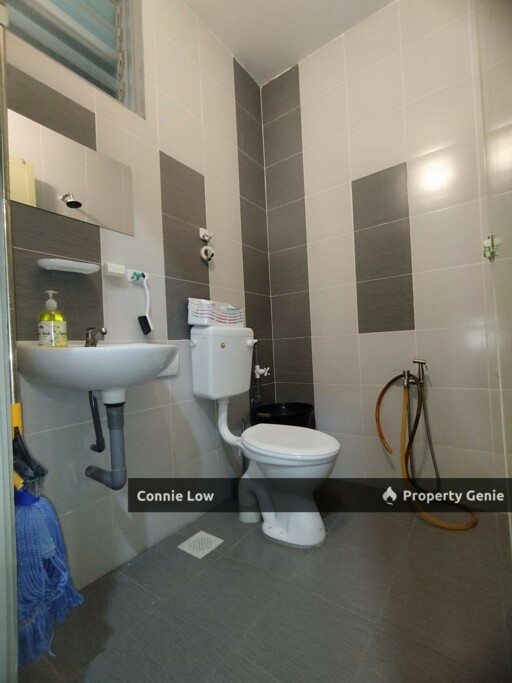 FULL LOAN Move in Condition Free Partial Furnished 1.5 Storey House Ipoh Pengkalan Barat
