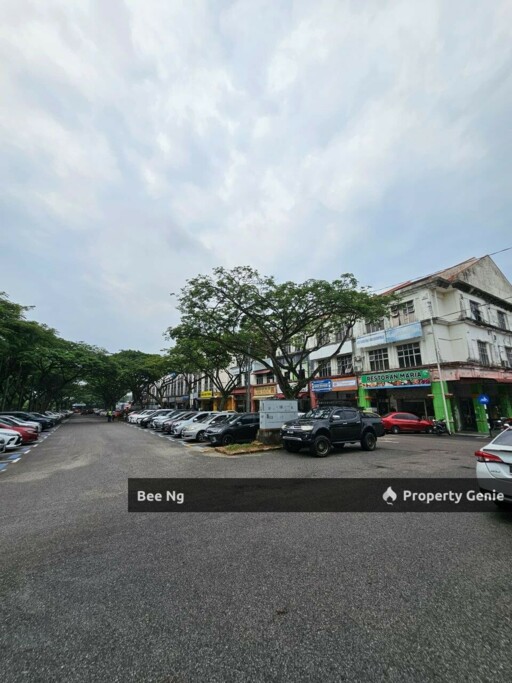 Gelang Patah / 4 Storey Shop Lot / Good Investment