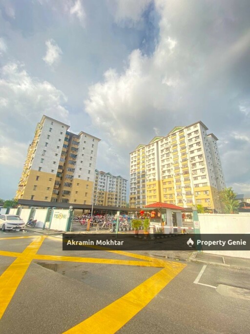 PJS ONE APARTMENT “END UNIT” TAMAN PETALING UTAMA, PETALING JAYA.