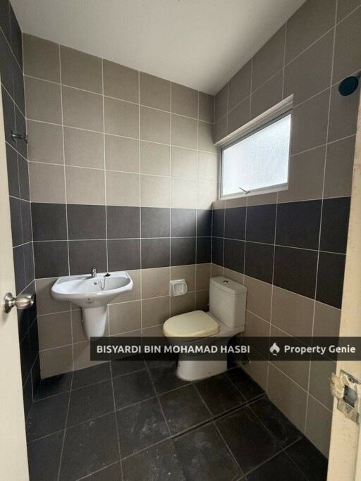 Facing Open 2 Storey Terrace House @ Albury 2, Lenggeng, Mantin. (Gated & Guarded)