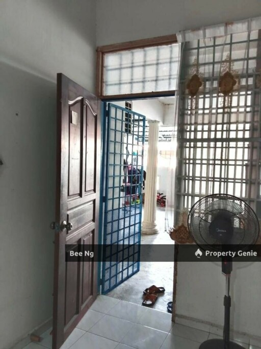Taman Universiti / Jalan Penyiaran / Single Storey Terrace / Full Loan