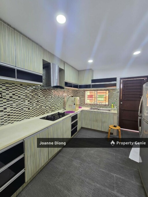 Double Storey House-Taman Puchong Hartamas