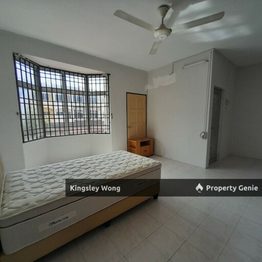 Taman Pengkalan Barat 2.5 Storey Terrace House Partial Furnished For Rent