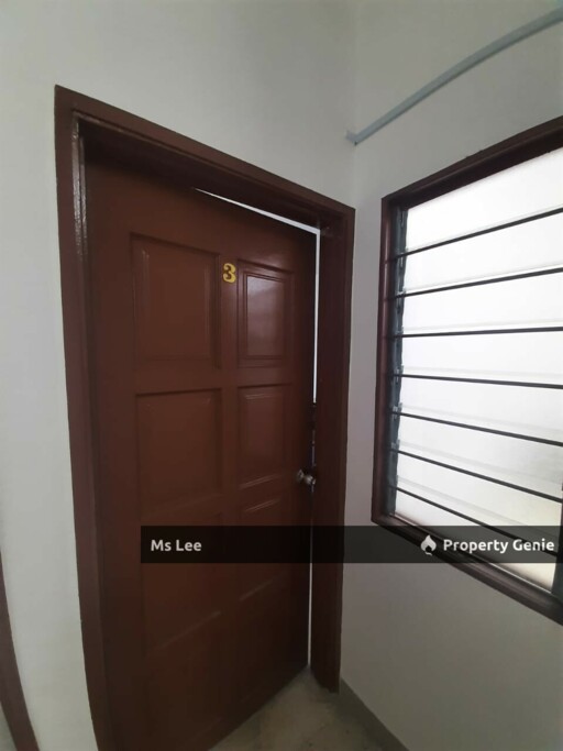 Male Room 3 RM750 @ 1st Floor Shop Apt-Sek 7-Shah Alam-near UITM-Ready Now