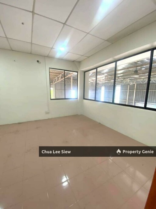 🔥Price Reduced RM1000🔥 ‼️ For Rent ‼️ 😍Corner Factory, Only 10k😍 📍Taman Universiti @ 🏭 Semi-D Corner Lot Factory