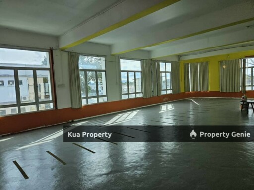 2nd Floor Corner Commercial Shoplot For Rent! Located at Jalan Keretapi, 3rd Mile