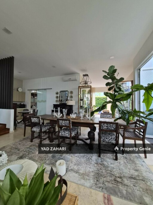 Lakefront Villa, Cyberjaya | 3-Storey Bungalow 3+1 Bedrooms | RM1.8M - Well Maintained, Bright and Airy Unit