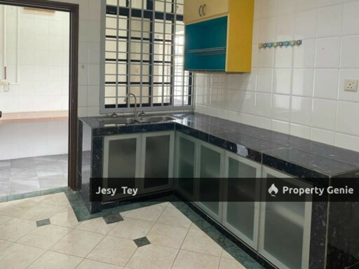 Taman Molek 1.5 Storey Corner Terrace House Rent