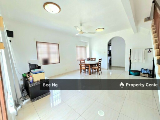 Bukit Indah @ End Lot with land 2 storey terrace