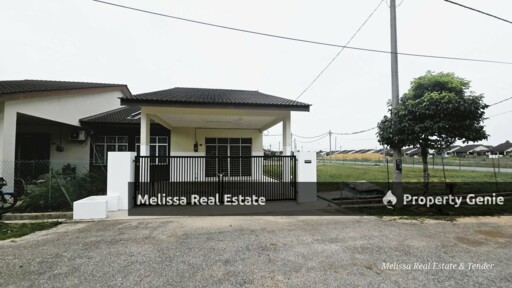 Corner House Huge Space For Rent in Kuantan