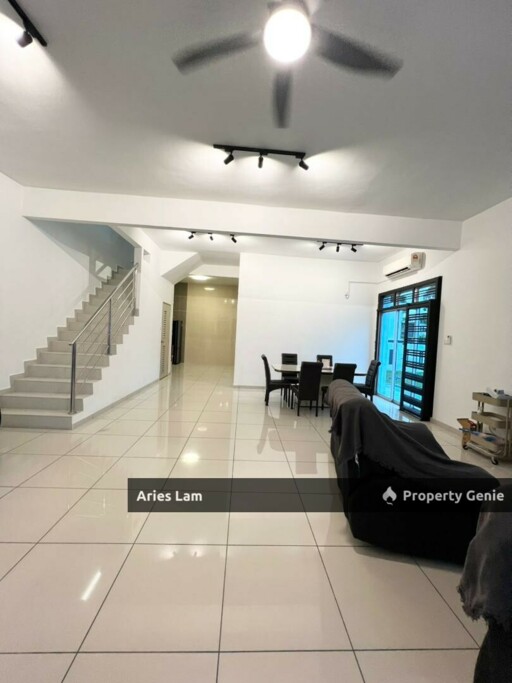 Corner Lot @ Kempas Utama / Double Storey Cluster House / Near Setia Tropika