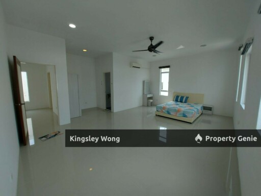 Tasek Square Freehold Three Storey Semi-D Move In Condition Tight Gated Guarded Area Near Mall Mart Shoplots